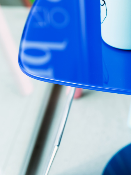 148 Outlet Tavolino Kartell Thierry Blu 20240325 GP 46A9998 Lr